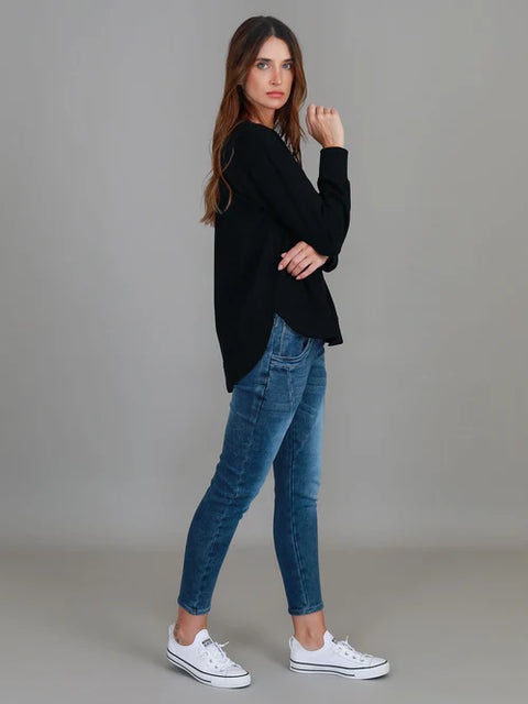 Charlette Curve Hem Sweater Black