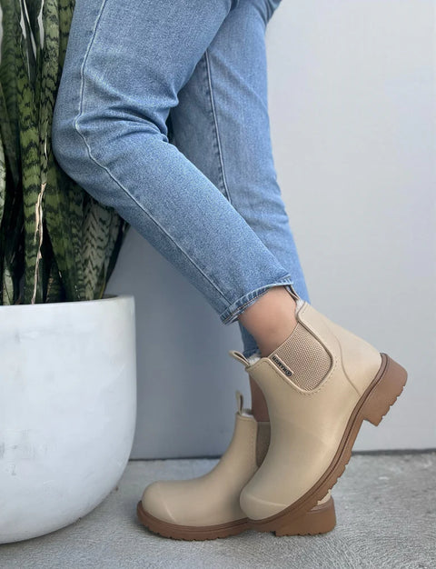 Cooma Boot Sand