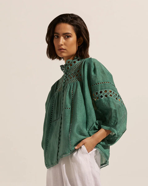 Dedicate Top Pine