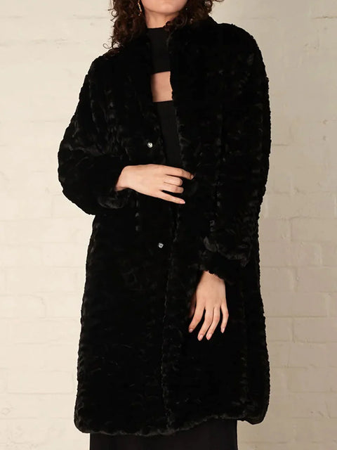 In The Peaks Coat Black