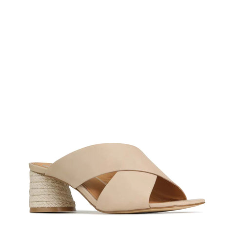 Petora Mule Nude